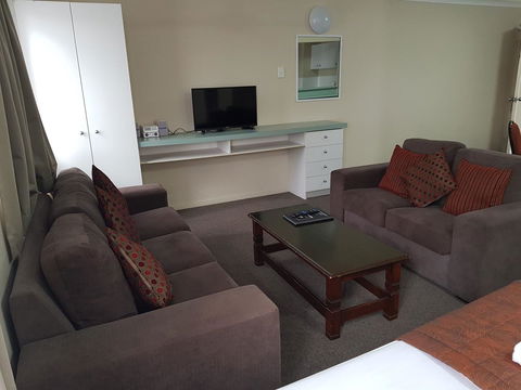 Southport Motel & Apartments - Holiday Sunshine Coast 9