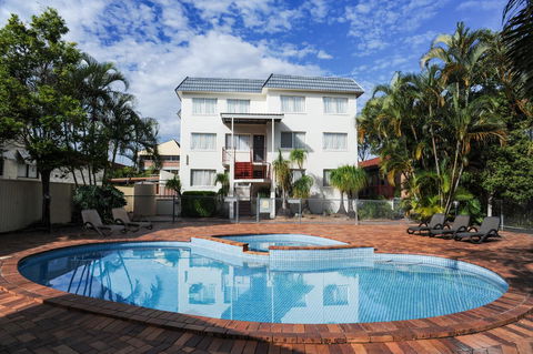 Southport Motel & Apartments - Holiday Sunshine Coast 0