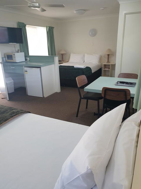 Southport Motel & Apartments - Holiday Sunshine Coast 20