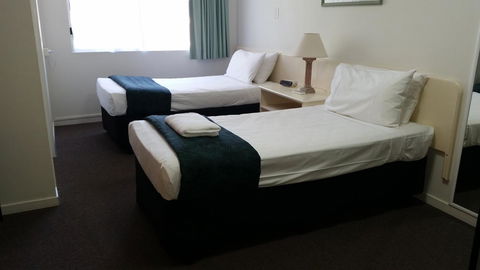 Southport Motel & Apartments - Holiday Sunshine Coast 17