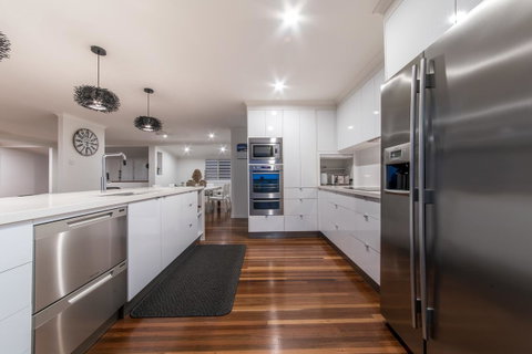 Hayman Views - Sunshine Coast Tourism 1
