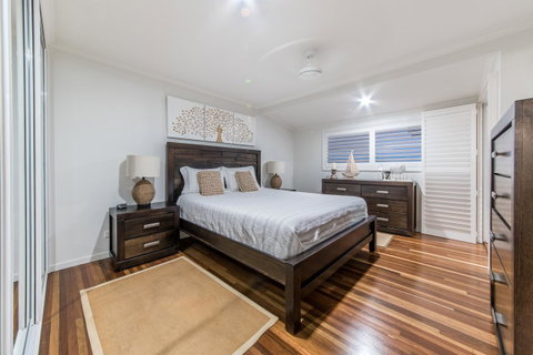 Hayman Views - Sunshine Coast Tourism 21