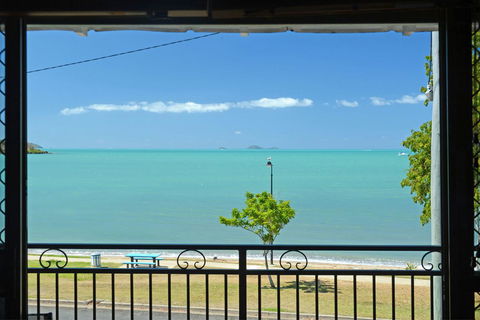 Whitsunday Waterfront Apartments - Sunshine Coast Tourism 14