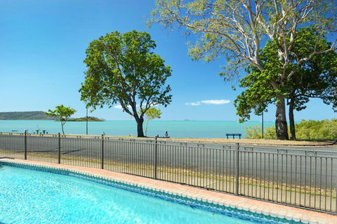 Whitsunday Waterfront Apartments - Sunshine Coast Tourism 11