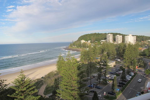 Pacific Regis Beachfront Holiday Apartments - Sunshine Coast Tourism 12