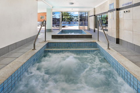 Pacific Regis Beachfront Holiday Apartments - Sunshine Coast Tourism 5