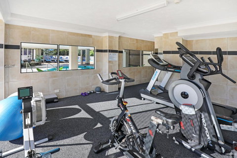 Pacific Regis Beachfront Holiday Apartments - Sunshine Coast Tourism 8