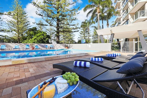 Pacific Regis Beachfront Holiday Apartments - Sunshine Coast Tourism 1