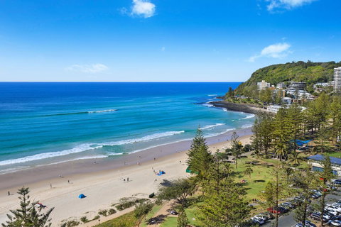 Pacific Regis Beachfront Holiday Apartments - Sunshine Coast Tourism 0