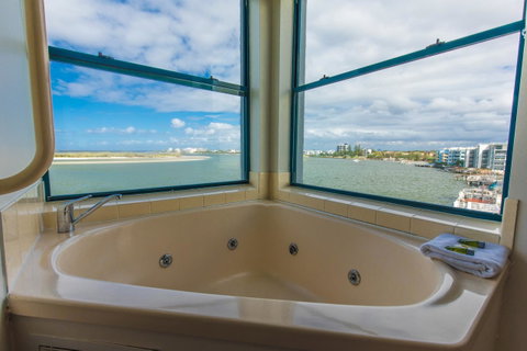 La Promenade - Sunshine Coast Tourism 36