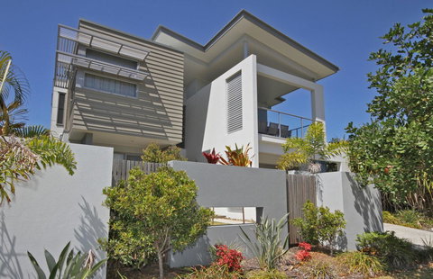 48 Boardrider Crescent, Mt Coolum - Pet Friendly, WiFi, Linen Incl. 500 BOND - Sunshine Coast Tourism 0