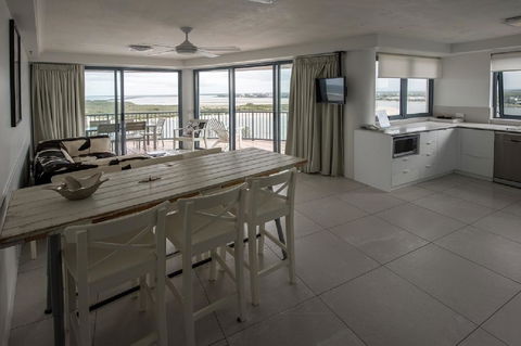 Centrepoint Apartments Caloundra - Sunshine Coast Tourism 21