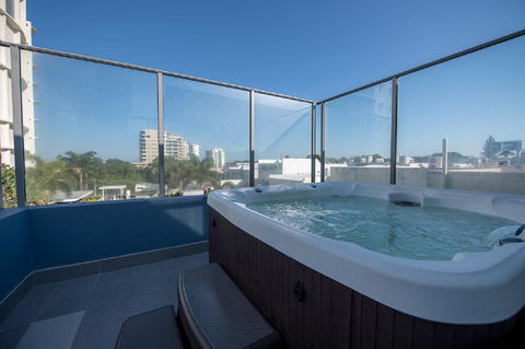 Centrepoint Apartments Caloundra - Sunshine Coast Tourism 3