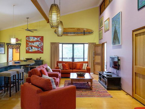 Five Bimba (Tractor House) - Sunshine Coast Tourism 2