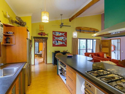 Five Bimba (Tractor House) - Sunshine Coast Tourism 1