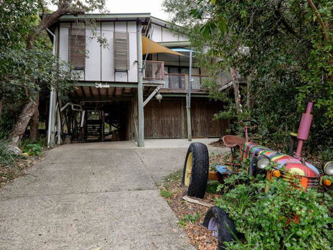 Five Bimba (Tractor House) - Sunshine Coast Tourism 0