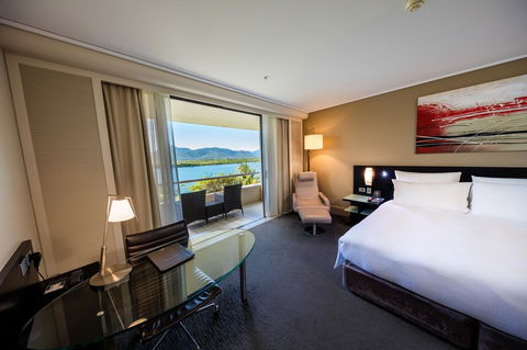 Hilton Cairns - Sunshine Coast Tourism 3
