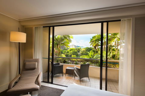 Hilton Cairns - Sunshine Coast Tourism 10