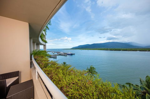 Hilton Cairns - Sunshine Coast Tourism 5