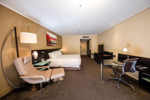 Hilton Cairns - Sunshine Coast Tourism 31