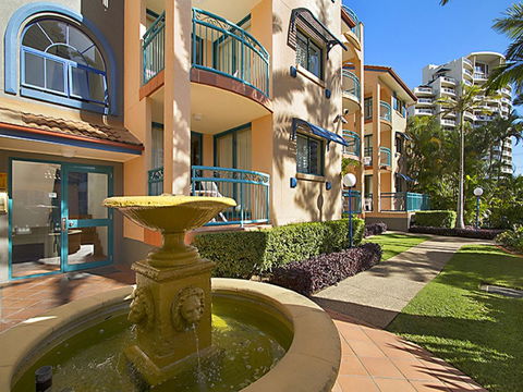 Aruba Surf Resort - Holiday Sunshine Coast 8