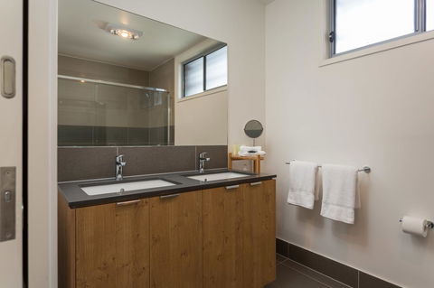 The Residences@Hillside - Sunshine Coast Tourism 9