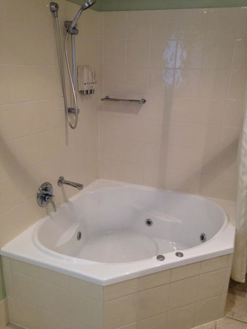 Eastgate On The Range Motel - Holiday Sunshine Coast 35