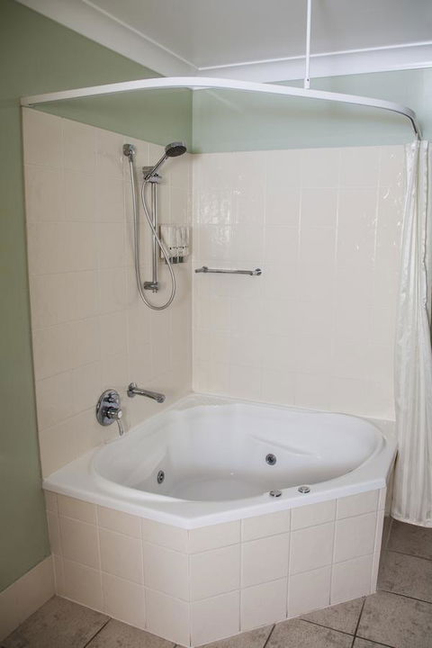 Eastgate On The Range Motel - Holiday Sunshine Coast 40