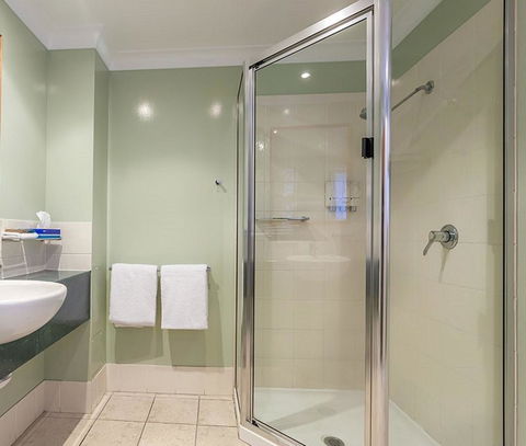 Eastgate On The Range Motel - Holiday Sunshine Coast 7