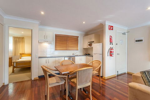 Eastgate On The Range Motel - Holiday Sunshine Coast 13