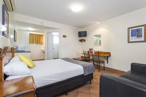 Glenmore Tavern - Sunshine Coast Tourism 32