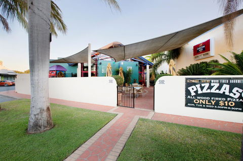 Glenmore Tavern - Sunshine Coast Tourism 24