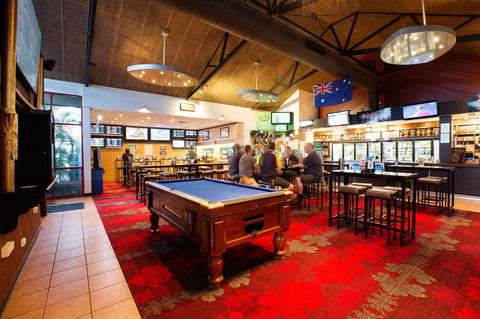 Glenmore Tavern - Sunshine Coast Tourism 6