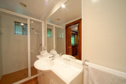 Whitsunday Moorings B&B - Sunshine Coast Tourism 11