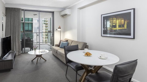 Apartments @ 212 Margaret - Holiday Sunshine Coast 7