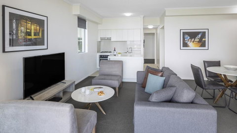 Apartments @ 212 Margaret - Holiday Sunshine Coast 2