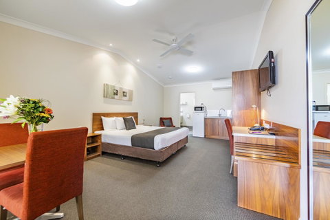 Roma Explorers Inn - Sunshine Coast Tourism 1