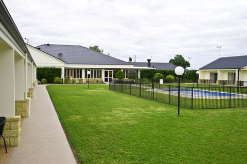 Roma Explorers Inn - Sunshine Coast Tourism 7