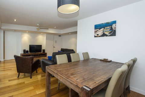 Maggies Beachfront Apartment 13 - Holiday Sunshine Coast 8