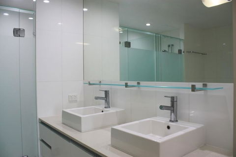 Private Seaview Apartment At Peninsula - Airlie Beach - Sunshine Coast Tourism 6
