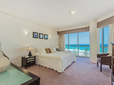 Oceana On Broadbeach - Holiday Sunshine Coast 4