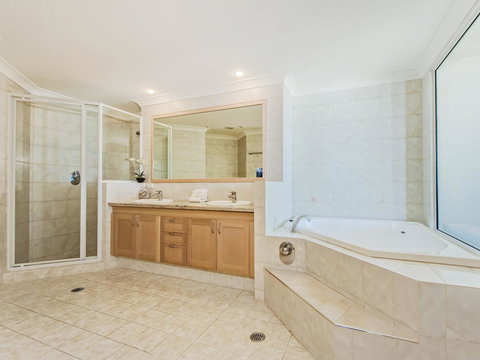 Oceana On Broadbeach - Holiday Sunshine Coast 2