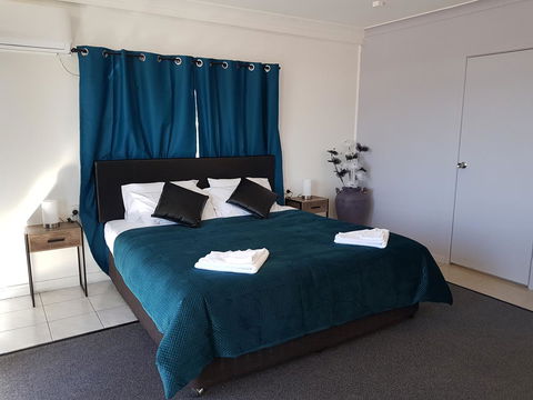 The Q Motel Rockhampton - Holiday Sunshine Coast 0