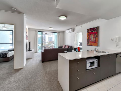 Flynn Brisbane - Sunshine Coast Tourism 0