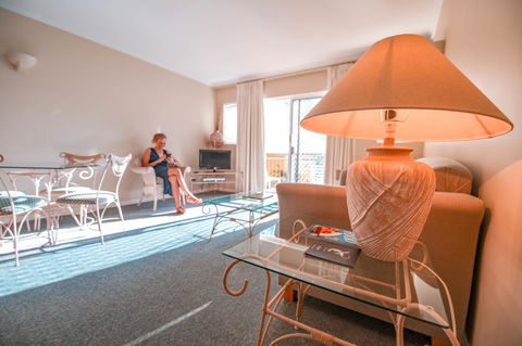 Il Palazzo Holiday Apartments - Sunshine Coast Tourism 4