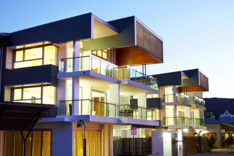 Maggies Beachfront Apartment 6 - Holiday Sunshine Coast 1