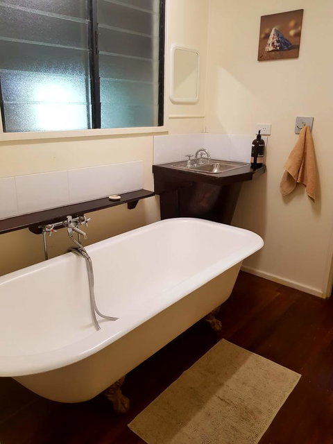 Arcadia Beach Guest House And Car Hire - Sunshine Coast Tourism 27