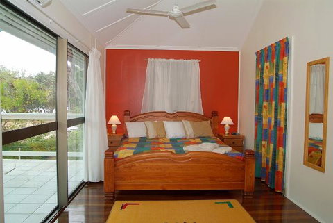 Arcadia Beach Guest House And Car Hire - Sunshine Coast Tourism 1