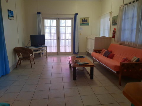 Arcadia Beach Guest House And Car Hire - Sunshine Coast Tourism 30