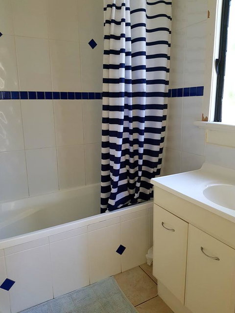 Arcadia Beach Guest House And Car Hire - Sunshine Coast Tourism 12